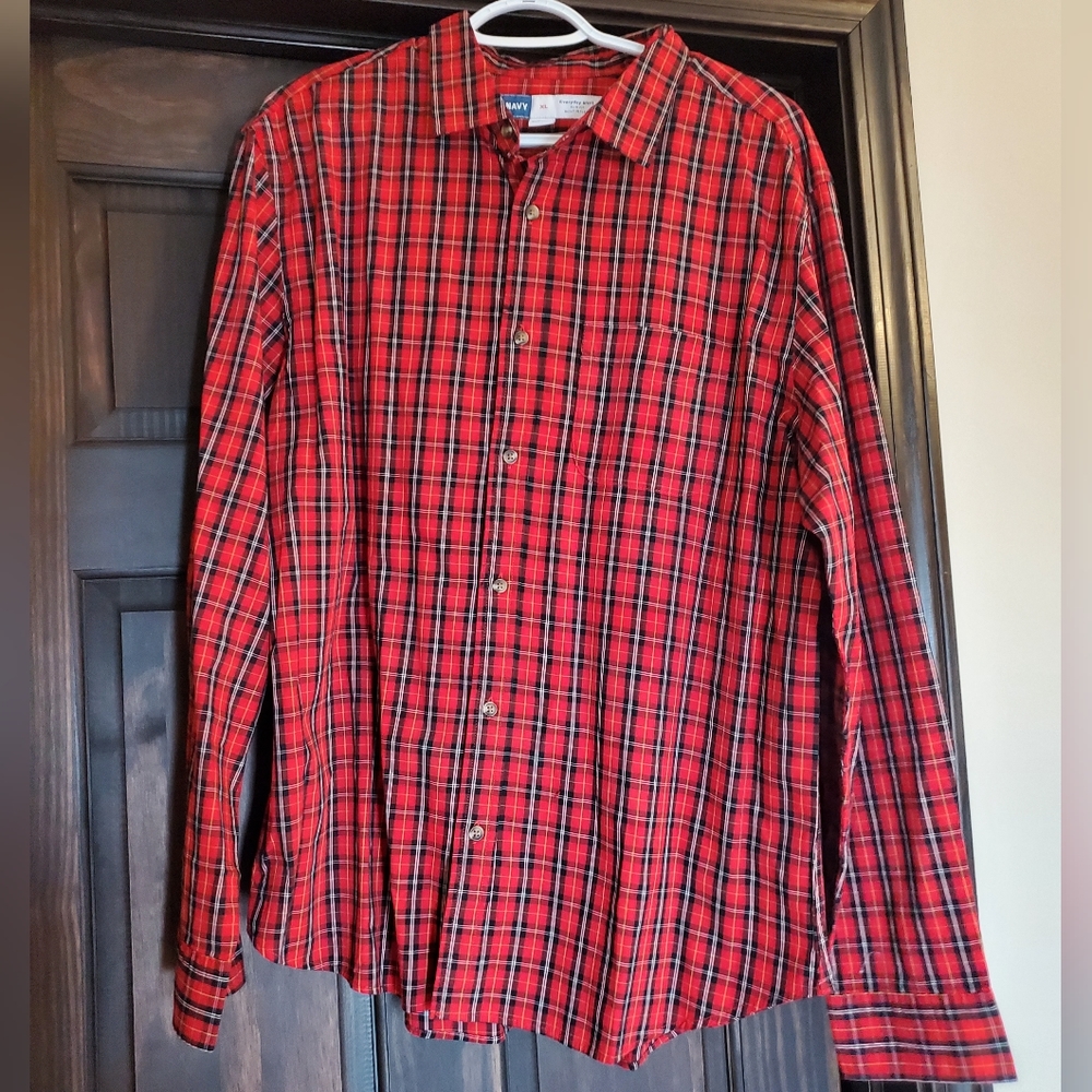 Old Navy NWT XL Red and Black Dress Shirt Slim Fit